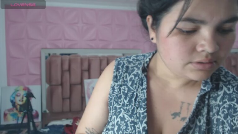 emilycaramel018's Streamate show and profile