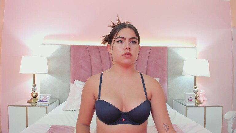 ElleWesst's Streamate show and profile