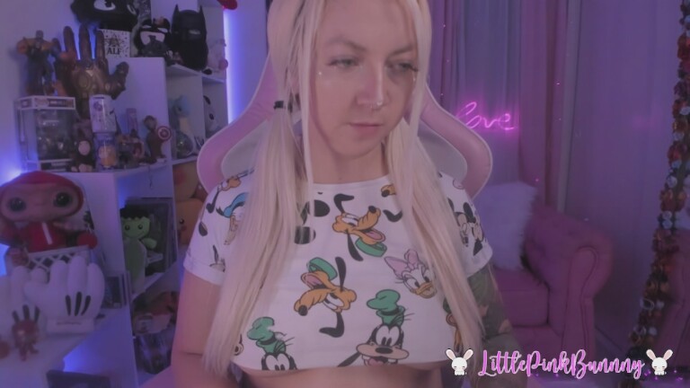 LittlePinkBunnny's Streamate show and profile