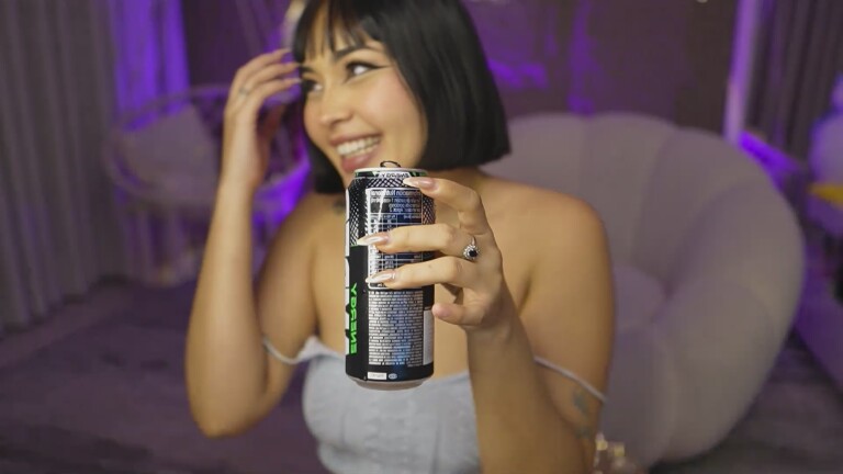 Aleshiadoll's Streamate show and profile