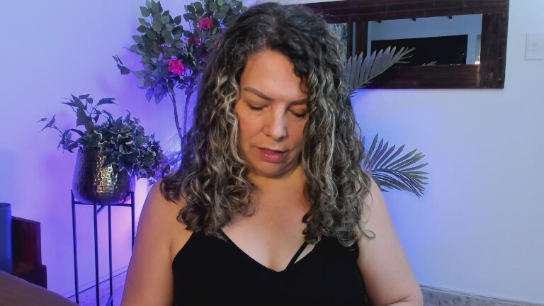 DominicaFrost's Streamate show and profile