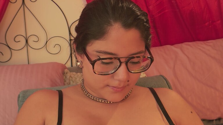 HaileyBunny_18's Streamate show and profile
