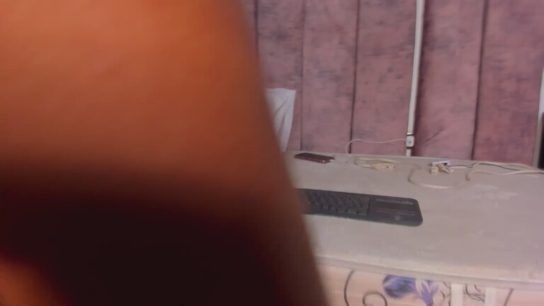 Anniitaa's Streamate show and profile