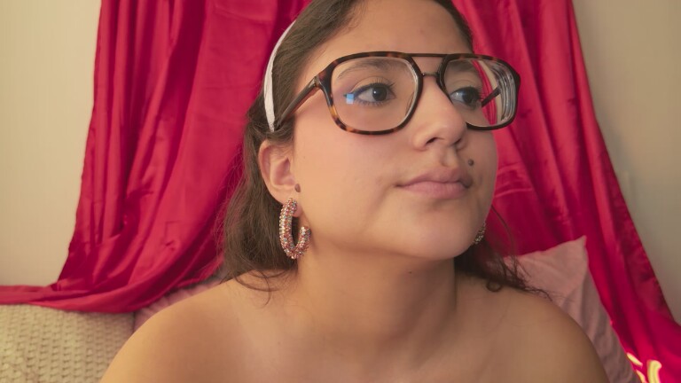 HaileyBunny_18's Streamate show and profile