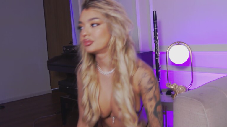 Melissakovalenko's Streamate show and profile