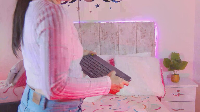 ArianaDavies's Streamate show and profile