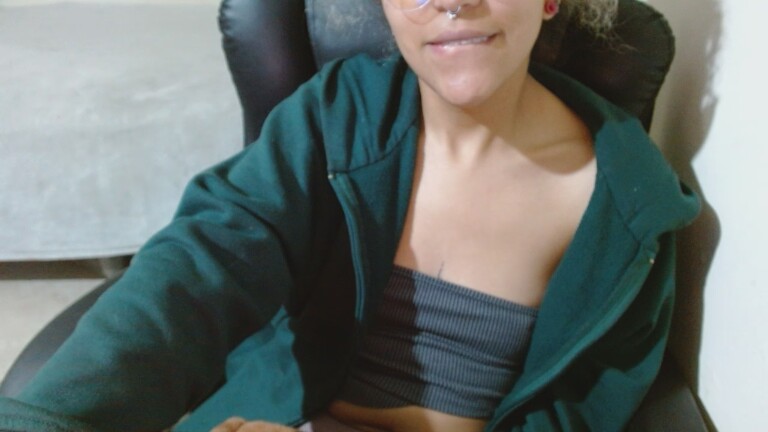 Lolaa888's Streamate show and profile