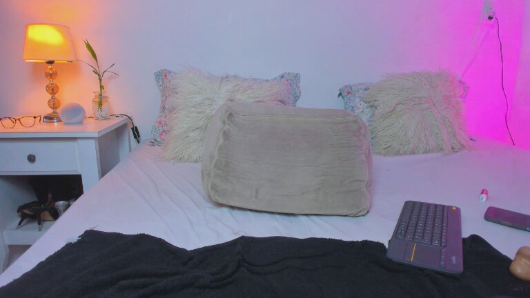 MissHannaX's Streamate show and profile