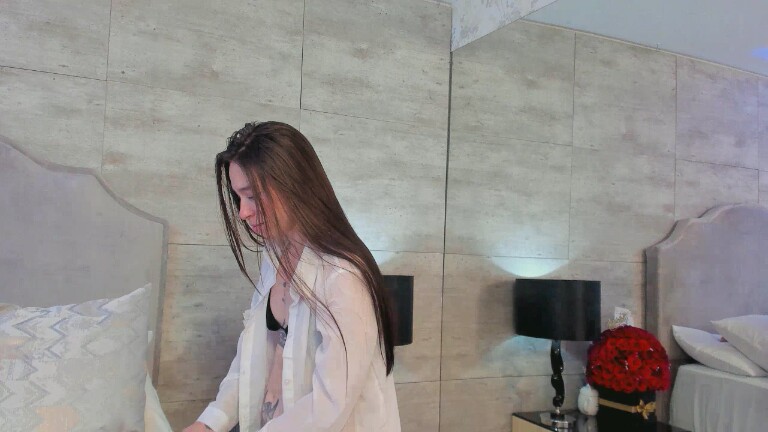 TaniaKatts's Streamate show and profile