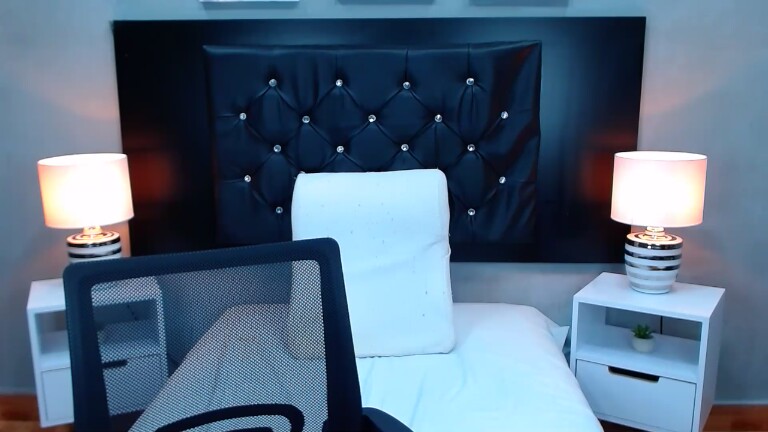 Natalia_Joseph's Streamate show and profile