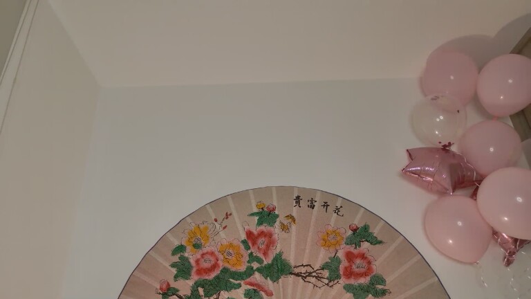 SweetSara33's Streamate show and profile