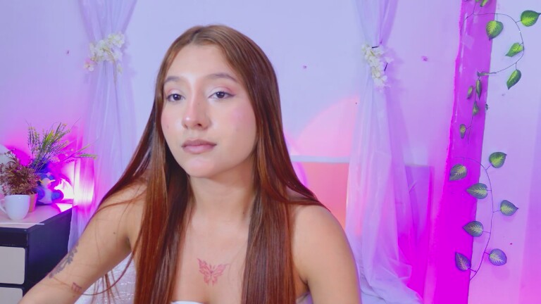 GabbieCarter18's Streamate show and profile