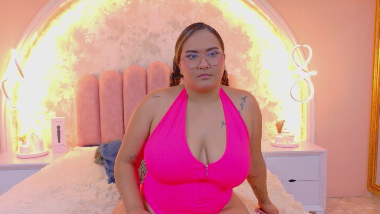 Mia_Laurent's Streamate show and profile