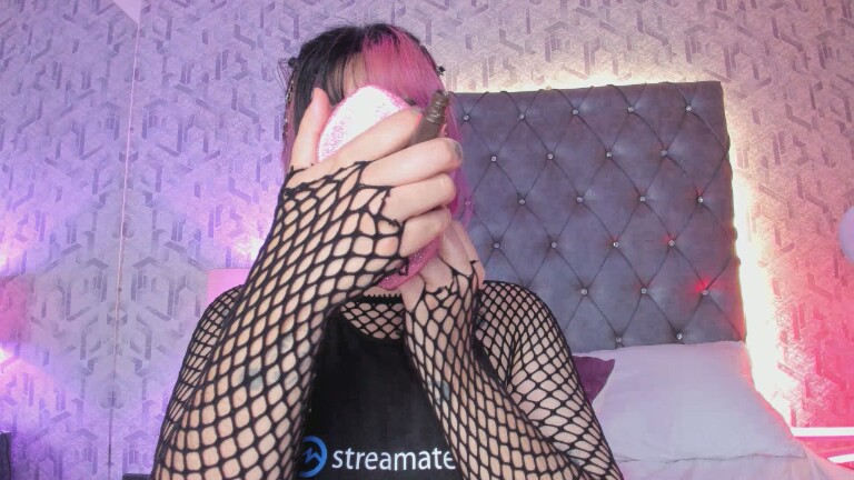 MaddieWaves's Streamate show and profile