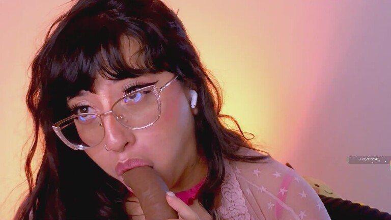 piaf_cute's Streamate show and profile