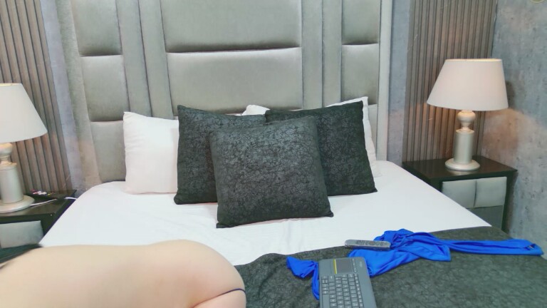 ElectrahRousse's Streamate show and profile