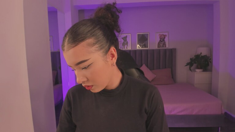 liawavy's Streamate show and profile