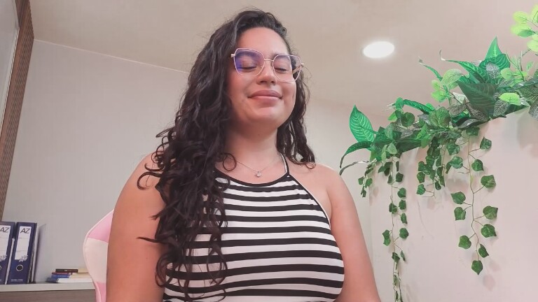 SharaThomas's Streamate show and profile