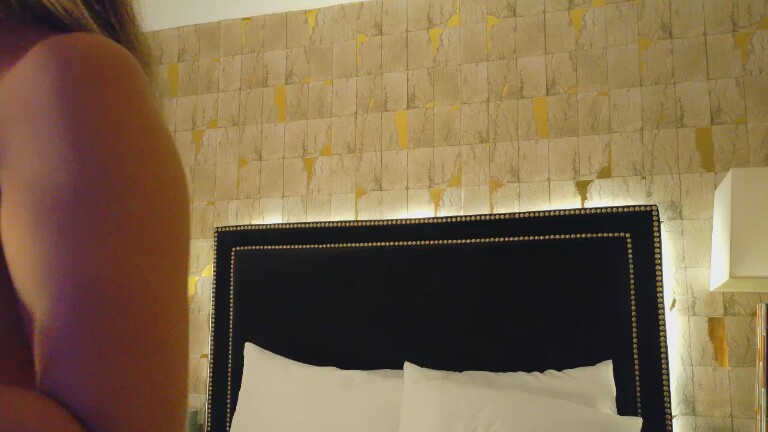 HollyLincon's Streamate show and profile