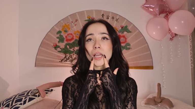 SweetSara33's Streamate show and profile