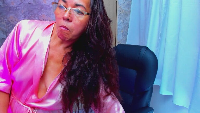 MatureePure's Streamate show and profile