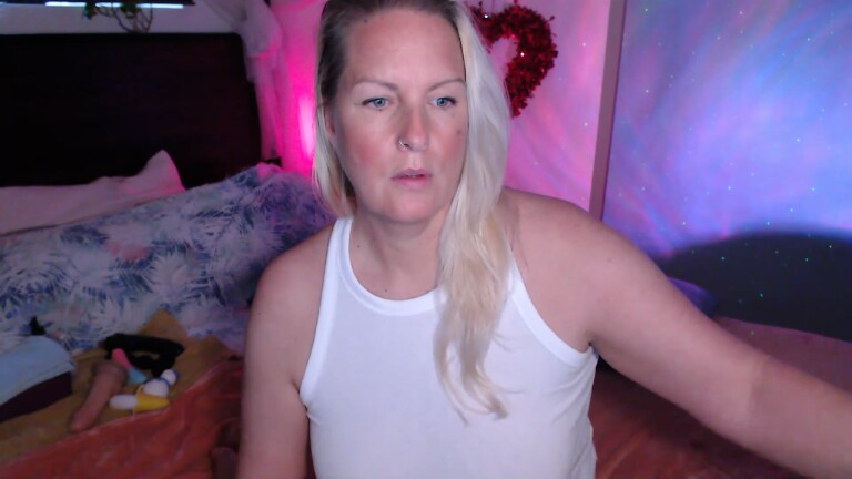 MJCoconut's Streamate show and profile